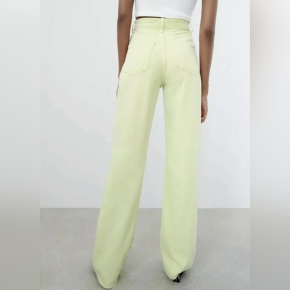 NWT ZARA Wide Leg Denim Jeans With Raw Hem In Light Green, Size 6 - Picture 3 of 13